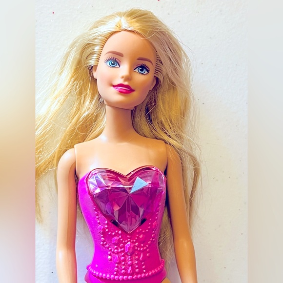 Barbie - Picture 1 of 8